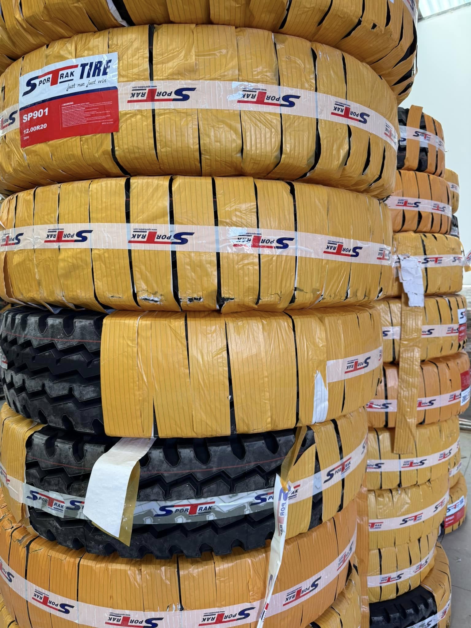 النور للإطارات والنضائد